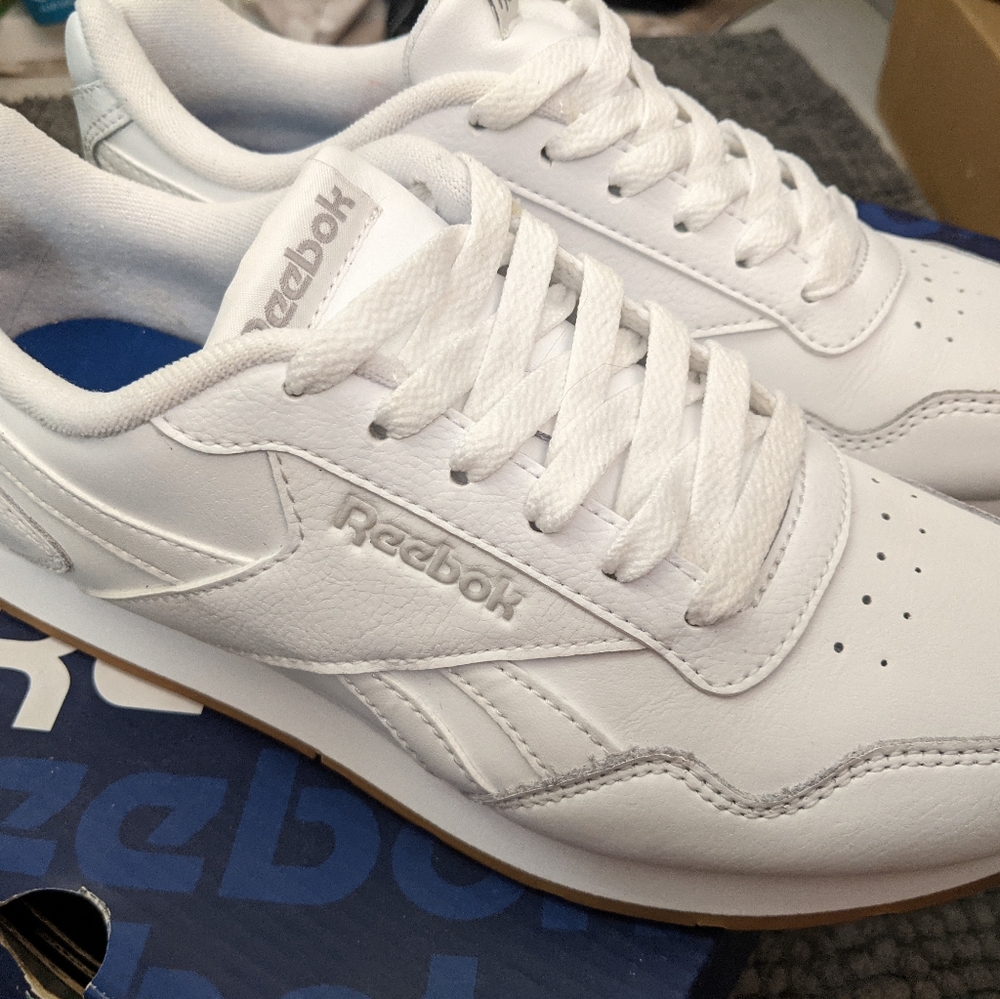 *NEW* Reebok Women's 7.5
